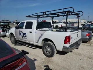 2017 Ram 2500 Tradesman with VIN 3C6UR4CJ0HG587687, listed as a Copart auction lot 44977975 with 299,936 mi miles and Clean Title. Bid and sale history available at carsss.com. Image 2.