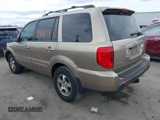 2007 Honda Pilot EX-L with VIN 5FNYF185X7B008285, listed as a IAAI auction lot 41869795 with 238,516 mi miles. Bid and sale history available at carsss.com. Image 3.