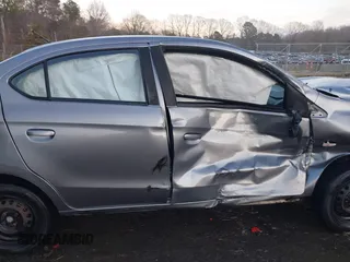 2017 Mitsubishi Mirage ES z VIN ML32F3FJ9HHF15462, wystawiony jako IAAI lot #41196340 z przebiegiem 114 782 mil mil oraz . Historia ofert i sprzedaży dostępna na DreamBid. Obrazek 13.
