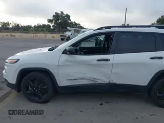 2016 Jeep Cherokee Altitude с VIN 1C4PJLAB8GW336631, выставлен на аукционе IAAI как лот 41117291 с пробегом 101 020 миль миль и . История ставок и продаж доступна на DreamBid. Изображение 6.