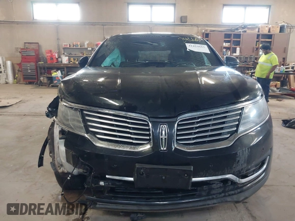 2016 Lincoln MKX Reserve with VIN 2LMTJ8LP2GBL29583, listed as a IAAI auction lot 41424665 with 140,061 mi miles and . Bid and sale history available at DreamBid. Image 12.