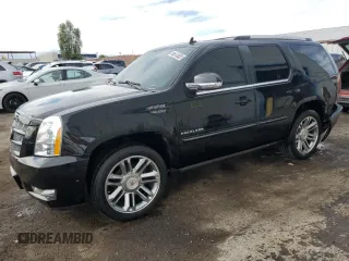2014 Cadillac Escalade Premium z VIN 1GYS4CEF9ER223159, wystawiony jako Copart lot #77889114 z przebiegiem 159 753 mil mil oraz Czysty tytuł • Clean title. Historia ofert i sprzedaży dostępna na DreamBid. Obrazek 1.