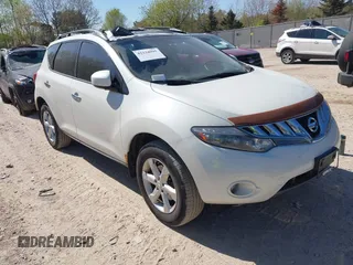 2010 Nissan Murano SL z VIN JN8AZ1MW1AW114851, wystawiony jako IAAI lot #42224095 z przebiegiem 136 310 mil mil oraz . Historia ofert i sprzedaży dostępna na DreamBid. Obrazek 1.