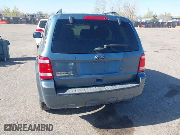 2011 Ford Escape XLT with VIN 1FMCU0D79BKB52998, listed as a IAAI auction lot 41980154 with 175,375 mi miles. Bid and sale history available at carsss.com. Image 6.