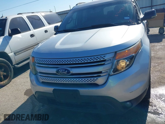 2014 Ford Explorer XLT with VIN 1FM5K7D81EGA74577, listed as a IAAI auction lot 41970759 with 194,847 mi miles. Bid and sale history available at carsss.com. Image 12.