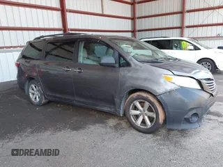 2015 Toyota Sienna XLE with VIN 5TDYK3DC1FS551028, listed as a IAAI auction lot 42578507 with 324,337 mi miles and . Bid and sale history available at DreamBid. Image 1.