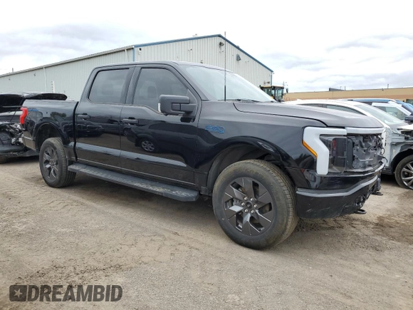 2024 Ford F-150 Lightning XLT z VIN 1FTVW3LK0RWG05326, wystawiony jako Copart lot #55842435 z przebiegiem 23 914 mil mil oraz Czysty tytuł • Clean title. Historia ofert i sprzedaży dostępna na DreamBid. Obrazek 4.