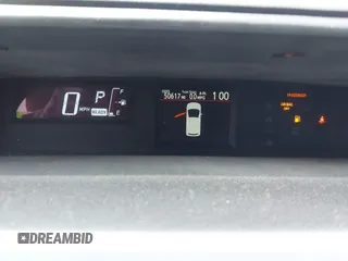 2016 Toyota Prius One z VIN JTDKDTB34G1125061, wystawiony jako IAAI lot #41866419 z przebiegiem 50 617 mil mil oraz . Historia ofert i sprzedaży dostępna na DreamBid. Obrazek 7.