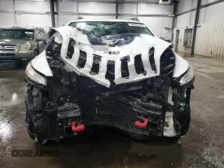 2014 Jeep Cherokee Trailhawk z VIN 1C4PJMBB5EW159957, wystawiony jako Copart lot #58535135 z przebiegiem 188 216 mil mil oraz Szkoda całkowita • Salvage title. Historia ofert i sprzedaży dostępna na DreamBid. Obrazek 5.