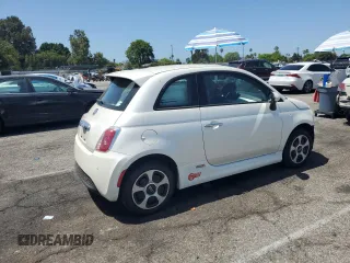 2017 FIAT 500e with VIN 3C3CFFGE6HT565405, listed as a Copart auction lot 61465715 with 39,088 mi miles and Salvage title. Bid and sale history available at DreamBid. Image 3.