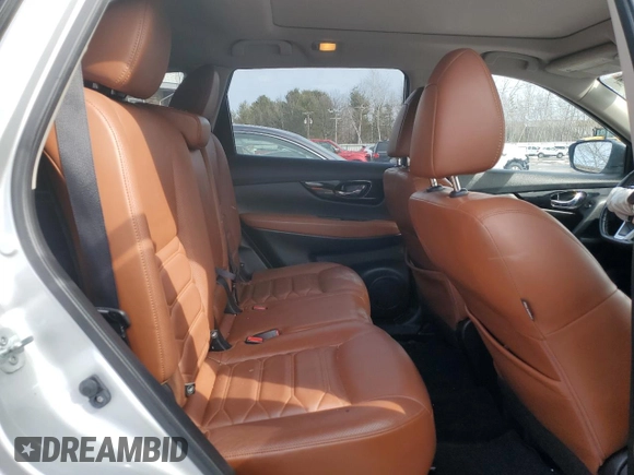 2017 Nissan Rogue SV z VIN JN8AT2MT7HW149353, wystawiony jako Copart lot #46567735 z przebiegiem 106 352 mil mil oraz Szkoda całkowita • Salvage title. Historia ofert i sprzedaży dostępna na DreamBid. Obrazek 11.