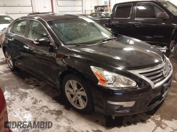 2013 Nissan Altima SV with VIN 1N4AL3AP8DN555186, listed as a IAAI auction lot 41576284 with 174,848 mi miles and . Bid and sale history available at carsss.com. Image 1.