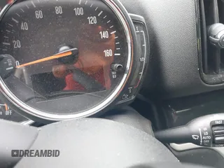2020 MINI Countryman Cooper S z VIN WMZYX1C09L3L58197, wystawiony jako IAAI lot #42303609 z przebiegiem Nie podano mil oraz . Historia ofert i sprzedaży dostępna na DreamBid. Obrazek 15.