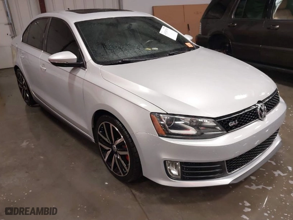 2013 Volkswagen GLI Autobahn with VIN 3VW467AJ4DM256562, listed as a IAAI auction lot 41538790 with 113,977 mi miles. Bid and sale history available at carsss.com. Image 1.