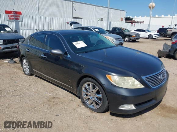 2008 Lexus LS 460 z VIN JTHBL46F185081395, wystawiony jako IAAI lot #42014942 z przebiegiem 235 101 mil mil oraz . Historia ofert i sprzedaży dostępna na DreamBid. Obrazek 1.