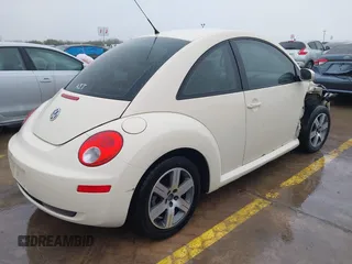 2006 Volkswagen New Beetle Coupe with VIN 3VWRR31C66M423272, listed as a IAAI auction lot 41435736 with 133,042 mi miles. Bid and sale history available at carsss.com. Image 4.