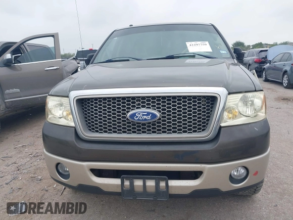2008 Ford F-150 XLT z VIN 1FTPW12V98FA17013, wystawiony jako IAAI lot #42297759 z przebiegiem 149 487 mil mil oraz . Historia ofert i sprzedaży dostępna na DreamBid. Obrazek 12.