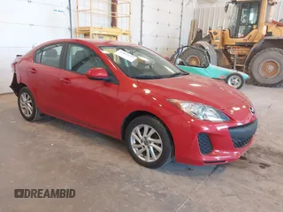 2013 Mazda 3 i Touring z VIN JM1BL1V71D1806487, wystawiony jako IAAI lot #42097519 z przebiegiem 110 872 mil mil oraz . Historia ofert i sprzedaży dostępna na DreamBid. Obrazek 1.