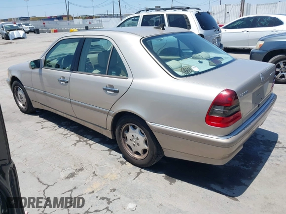 2000 Mercedes-Benz C 230 Kompressor с VIN WDBHA24G1YA812740, выставлен на аукционе IAAI как лот 42655424 с пробегом 227 815 миль миль и . История ставок и продаж доступна на DreamBid. Изображение 3.