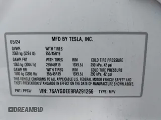 2024 Tesla Model Y Long Range z VIN 7SAYGDEE9RA291266, wystawiony jako IAAI lot #41956682 z przebiegiem 17 066 mil mil oraz . Historia ofert i sprzedaży dostępna na DreamBid. Obrazek 9.