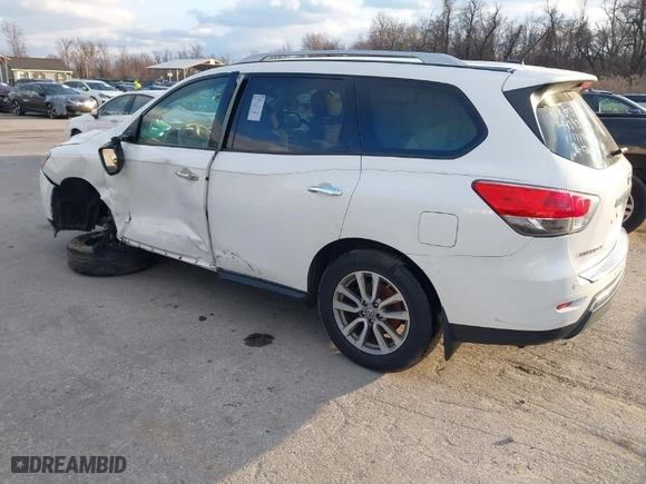 2014 Nissan Pathfinder Platinum with VIN 5N1AR2MM3EC647044, listed as a IAAI auction lot 41365471 with 135,767 mi miles. Bid and sale history available at carsss.com. Image 3.