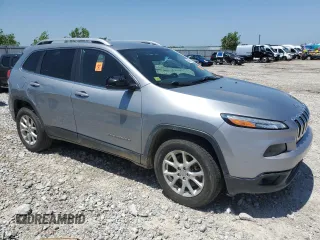 2016 Jeep Cherokee Latitude with VIN 1C4PJMCS9GW199329, listed as a Copart auction lot 61696245 with 62,280 mi miles and Salvage title. Bid and sale history available at DreamBid. Image 4.