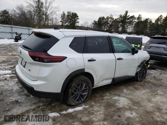 2024 Nissan Rogue S z VIN 5N1BT3AB1RC746787, wystawiony jako Copart lot #83751454 z przebiegiem 22 488 mil mil oraz Nie do naprawy • Non repairable. Historia ofert i sprzedaży dostępna na DreamBid. Obrazek 3.