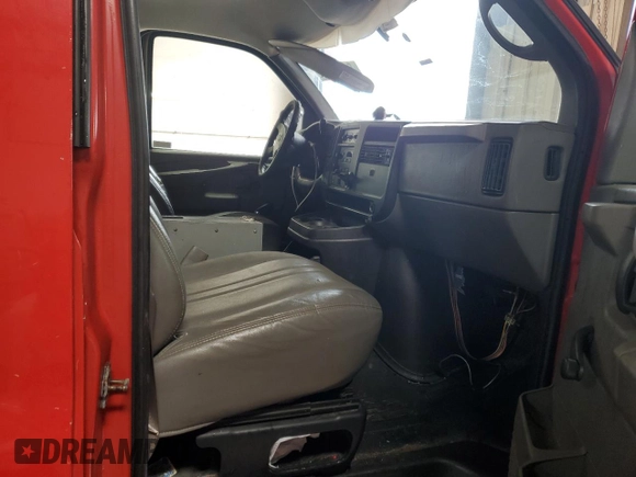 2006 Chevrolet Express Cargo Van with VIN 1GCGG25V561210610, listed as a Copart auction lot 51284105 with 194,595 mi miles and Salvage Title. Bid and sale history available at carsss.com. Image 10.