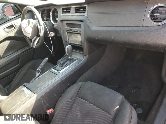 2014 Ford Mustang V6 with VIN 1ZVBP8AM7E5306060, listed as a Copart auction lot 53720565 with 130,024 mi miles and Salvage Title. Bid and sale history available at DreamBid. Image 8.