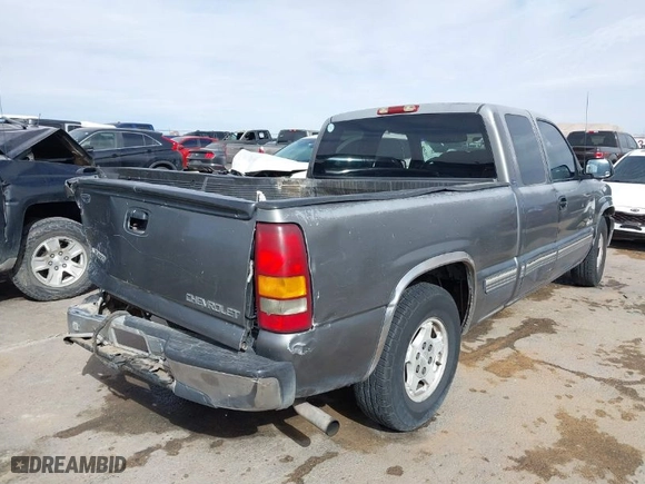 2000 Chevrolet Silverado 1500 LS with VIN 2GCEC19T8Y1134321, listed as a IAAI auction lot 41382090 with 1 mi miles. Bid and sale history available at carsss.com. Image 4.