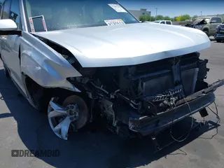 2018 Volkswagen Atlas SE with VIN 1V2CR2CA6JC570554, listed as a IAAI auction lot 42403260 with 109,427 mi miles and . Bid and sale history available at DreamBid. Image 6.