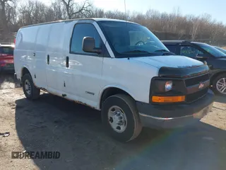2006 Chevrolet Express Cargo Van with VIN 1GCGG25V161141589, listed as a IAAI auction lot 41760648 with 212,360 mi miles. Bid and sale history available at carsss.com. Image 1.