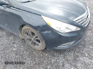 2012 Hyundai Sonata SE z VIN 5NPEC4AC1CH375481, wystawiony jako IAAI lot #42448689 z przebiegiem 138 884 mil mil oraz . Historia ofert i sprzedaży dostępna na DreamBid. Obrazek 6.