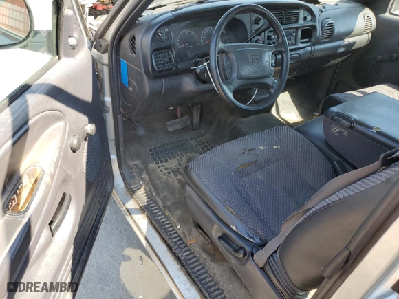 2001 Dodge Ram 1500 with VIN 3B7HC13Y21G735917, listed as a Copart auction lot 46989805 with 139,190 mi miles and Salvage Title. Bid and sale history available at carsss.com. Image 8.