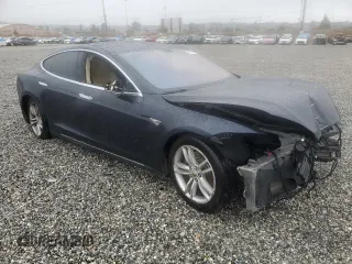 2013 Tesla Model S с VIN 5YJSA1CN5DFP13664, выставлен на аукционе Copart как лот 48177805 с пробегом 116 268 миль миль и Списание • Salvage title. История ставок и продаж доступна на DreamBid. Изображение 4.