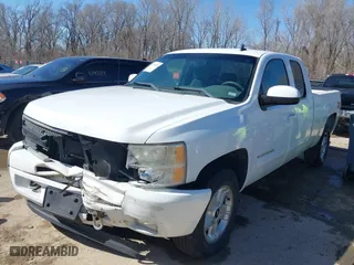 2009 Chevrolet Silverado 1500 LT with VIN 1GCEK29069Z290607, listed as a IAAI auction lot 41752949 with 252,172 mi miles. Bid and sale history available at carsss.com. Image 17.