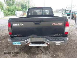 2000 Nissan Frontier XE z VIN 1N6ED26Y6YC328713, wystawiony jako IAAI lot #42314409 z przebiegiem 134 340 mil mil oraz . Historia ofert i sprzedaży dostępna na DreamBid. Obrazek 16.