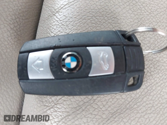2009 BMW X6 z VIN 5UXFG83559LZ94179, wystawiony jako IAAI lot #41117261 z przebiegiem 108 997 mil mil oraz . Historia ofert i sprzedaży dostępna na DreamBid. Obrazek 11.