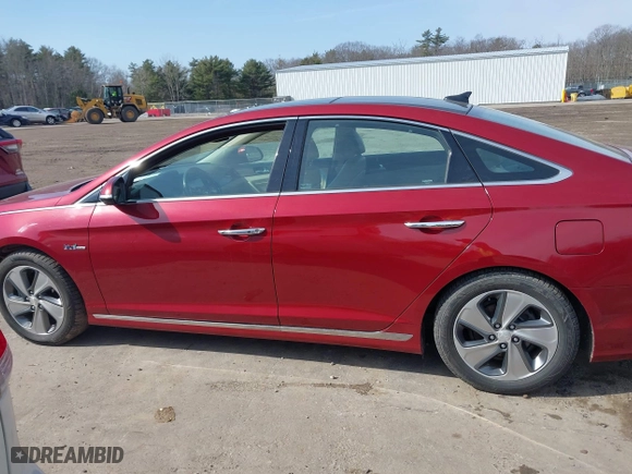 2017 Hyundai Sonata Hybrid Limited with VIN KMHE34L34HA069592, listed as a IAAI auction lot 41776804 with 139,513 mi miles. Bid and sale history available at carsss.com. Image 15.