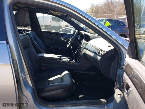 2013 Mercedes-Benz E-Class E 350 Luxury with VIN WDDHF5KB9DA708427, listed as a IAAI auction lot 41853672 with 164,477 mi miles. Bid and sale history available at carsss.com. Image 5.