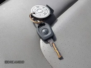 2006 Volkswagen Beetle z VIN 3VWPF31Y66M311261, wystawiony jako IAAI lot #41599012 z przebiegiem 133 792 mil mil oraz . Historia ofert i sprzedaży dostępna na DreamBid. Obrazek 11.