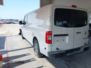 2019 Nissan NV Cargo S z VIN 1N6BF0KM6KN807312, wystawiony jako IAAI lot #42212923 z przebiegiem 211 162 mil mil oraz . Historia ofert i sprzedaży dostępna na DreamBid. Obrazek 3.