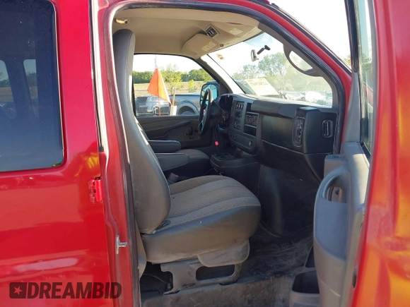 2012 Chevrolet Express Passenger 1LT z VIN 1GAZG1FA1C1191489, wystawiony jako IAAI lot #42302947 z przebiegiem 209 618 mil mil oraz . Historia ofert i sprzedaży dostępna na DreamBid. Obrazek 5.