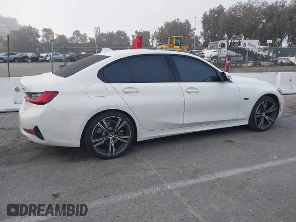 2022 BMW 3 Series 330e with VIN 3MW5P7J04N8C40865, listed as a IAAI auction lot 41635704 with 44,929 mi miles. Bid and sale history available at carsss.com. Image 13.
