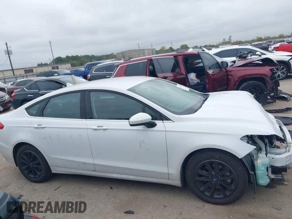 2020 Ford Fusion SE with VIN 3FA6P0H72LR131965, listed as a IAAI auction lot 41103182 with 36,284 mi miles. Bid and sale history available at carsss.com. Image 14.