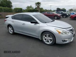 2015 Nissan Altima SV with VIN 1N4AL3AP8FC210755, listed as a Copart auction lot 54683675 with 130,640 mi miles and Salvage Title. Bid and sale history available at DreamBid. Image 4.