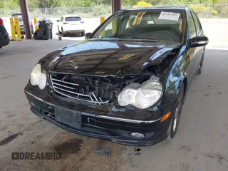 2007 Mercedes-Benz C 230 Sport z VIN WDBRF52H17F931750, wystawiony jako IAAI lot #42207507 z przebiegiem 164 202 mil mil oraz . Historia ofert i sprzedaży dostępna na DreamBid. Obrazek 6.