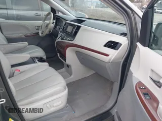 2013 Toyota Sienna XLE AAS с VIN 5TDYK3DC8DS375852, выставлен на аукционе IAAI как лот 41519437 с пробегом 91 828 миль миль и . История ставок и продаж доступна на DreamBid. Изображение 5.