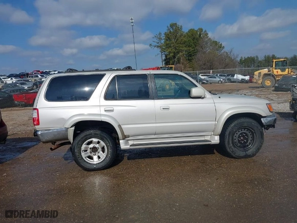 2000 Toyota 4Runner SR5 with VIN JT3GN86R2Y0147585, listed as a IAAI auction lot 41360071 with 199,465 mi miles. Bid and sale history available at carsss.com. Image 13.