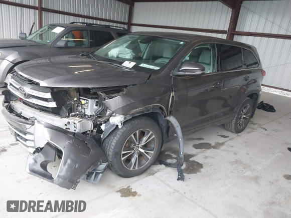 2017 Toyota Highlander LE z VIN 5TDBZRFH6HS386710, wystawiony jako IAAI lot #42226567 z przebiegiem 64 773 mil mil oraz . Historia ofert i sprzedaży dostępna na DreamBid. Obrazek 2.